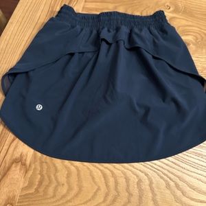 Lululemon skort size 6